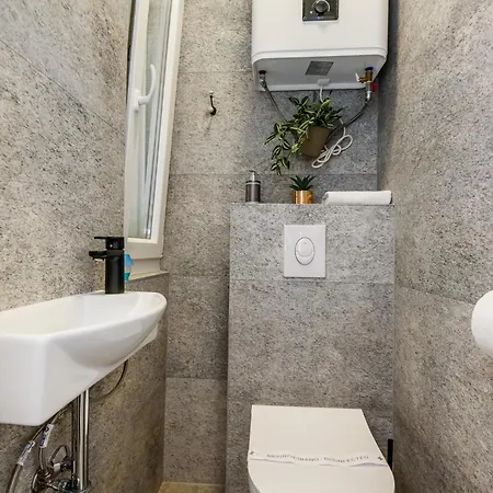 Seafront * 마카르스카