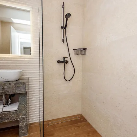 Seafront * 마카르스카