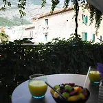 Seafront Apartment *