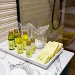 Seafront Apartment Makarska