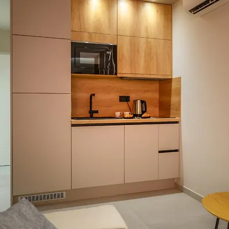 Seafront Apartment Makarska