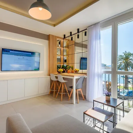 Apartment Seafront Makarska