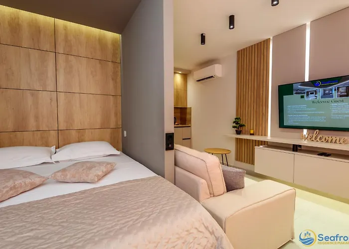 Seafront Apartment *