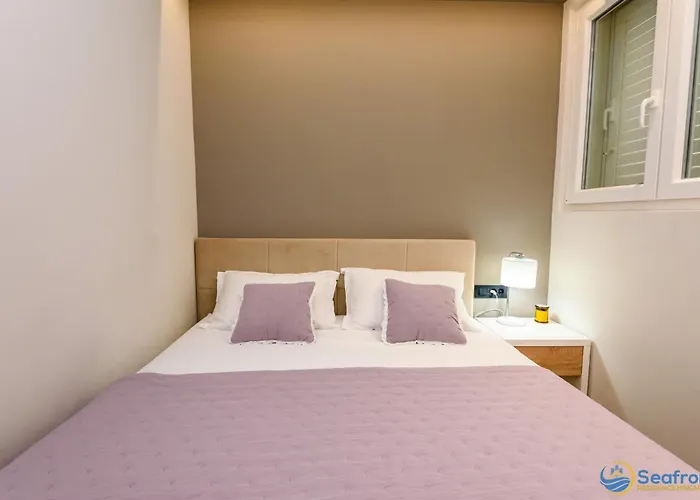 Seafront Макарська