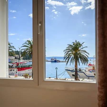 Seafront Apartment *